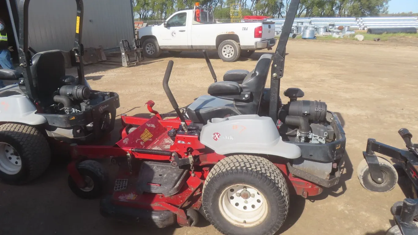 2019 Exmark Lazer Z E-Series 60" Zero Turn Mower – 24.5 HP Gas