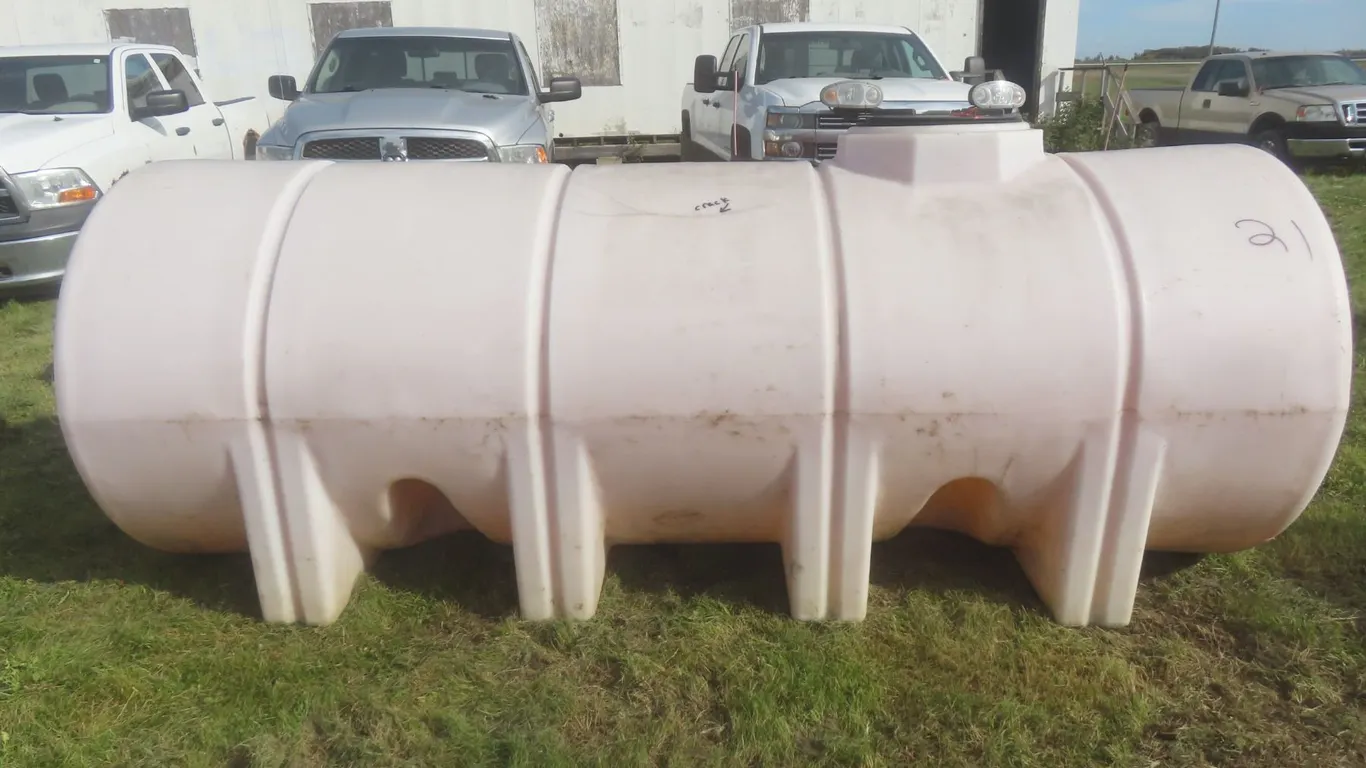 Poly Tank – 1,000 Gallon (Cracked)