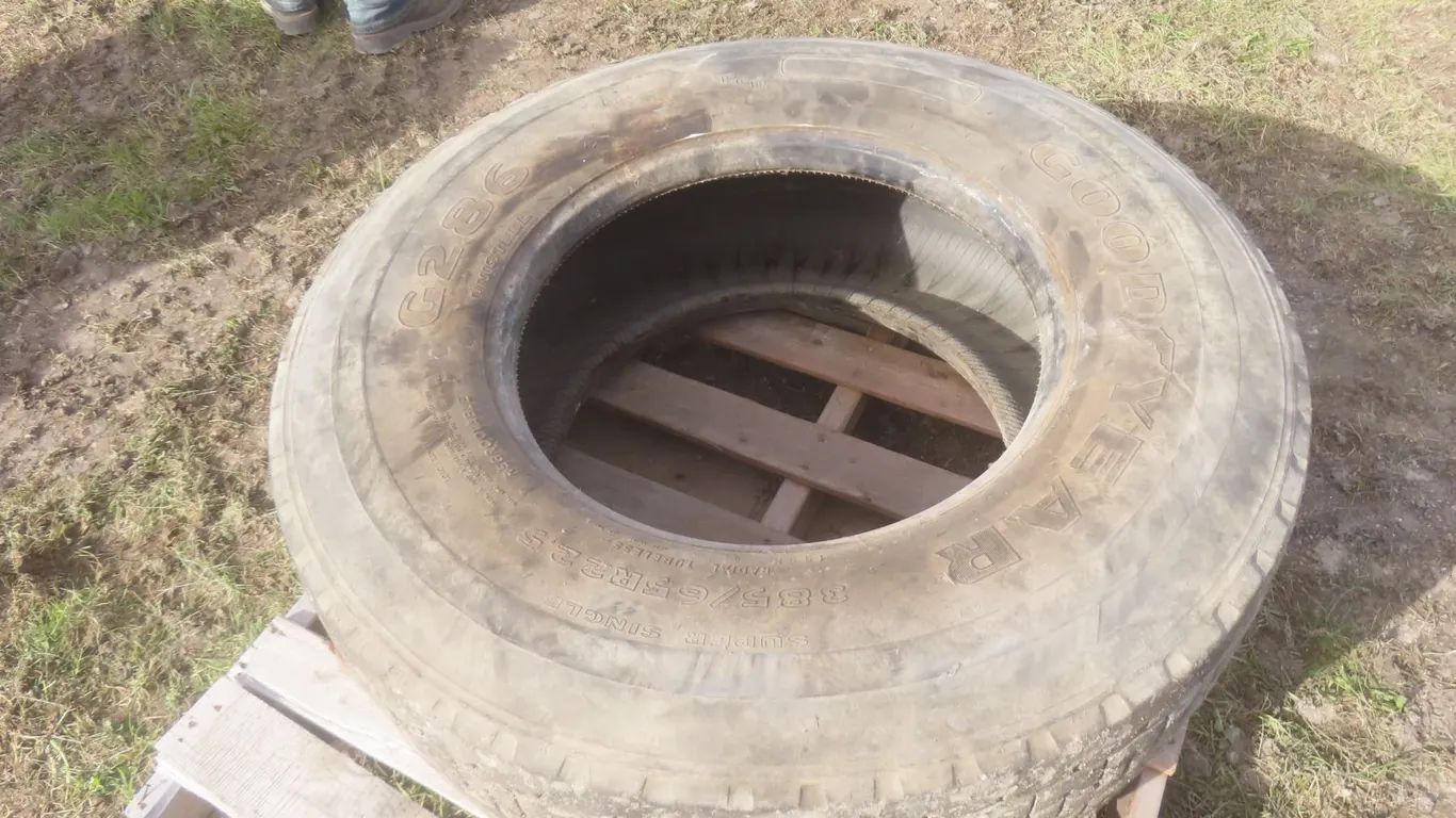 Goodyear 385/65R22.5 Tire