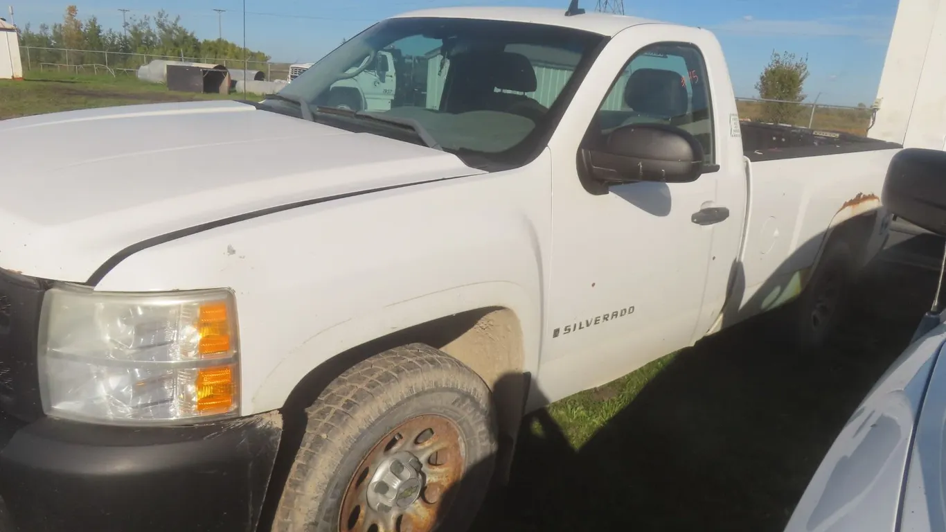 2009 Chevrolet Silverado 1500 LT 4x4 – Automatic, 380,816 km
