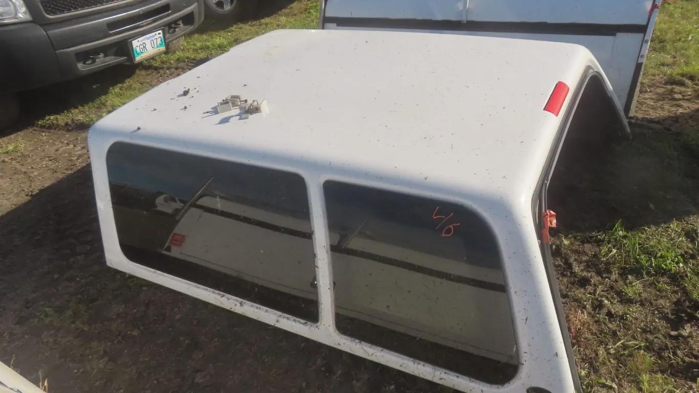 Nomad II Truck Cap – 72"
