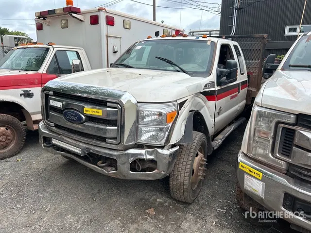 2013 Ford F-550 XLT 4x4 Extended Cab Flatbed Truck (Inoperable)