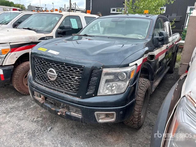 2017 Nissan Titan 4x4 Crew Cab Pickup (Inoperable)
