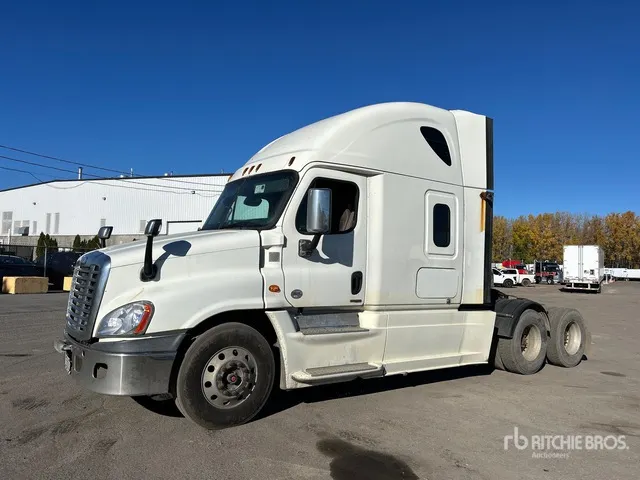 2017 Freightliner Cascadia 125 6x4 T/A Sleeper Truck Tractor