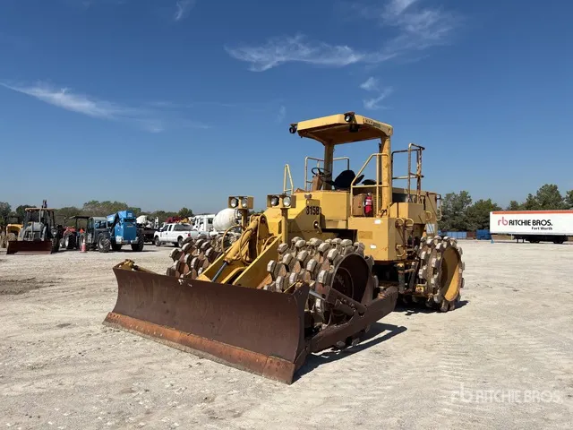 1995 Cat 815B Soil Compactor