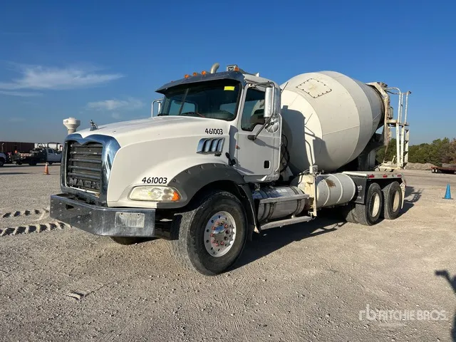 2015 Mack GU813 6x4 Mixer Truck