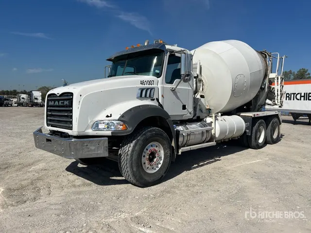 2015 Mack GU813 6x4 Mixer Truck