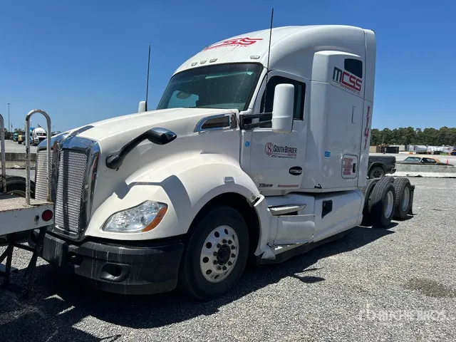 2016 Kenworth T680 6x4 T/A Sleeper Truck Tractor