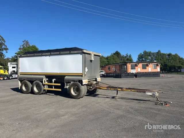 2014 Borcat 5.9 m Super Dog End Dump Trailer