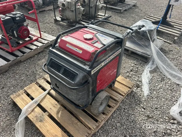 Honda EU7000is 7 kW Portable Generator Set