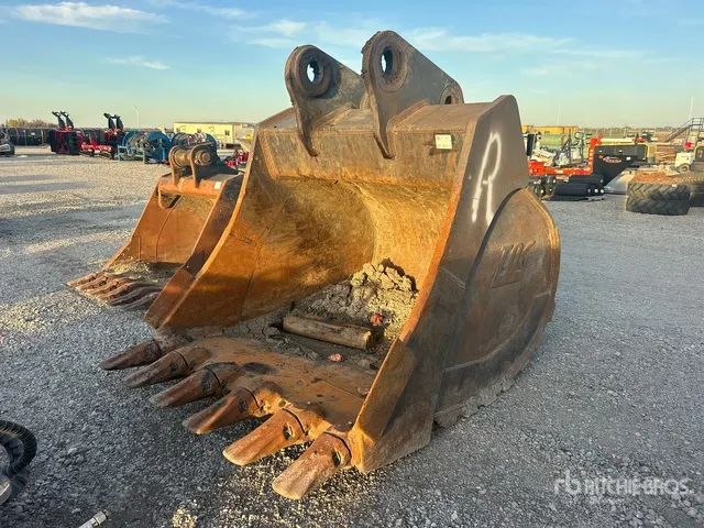 Tag 80 in Digging Excavator Bucket