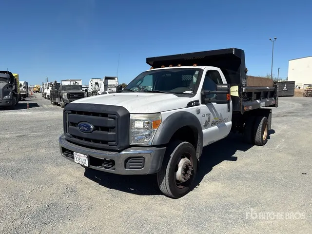 2016 Ford F-550 XL 4x4 Dump Truck