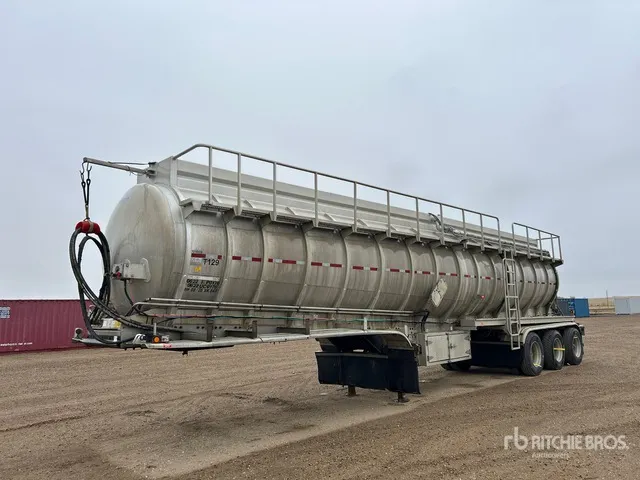 2015 Tremcar 45850 L Tri/A Tanker Trailer