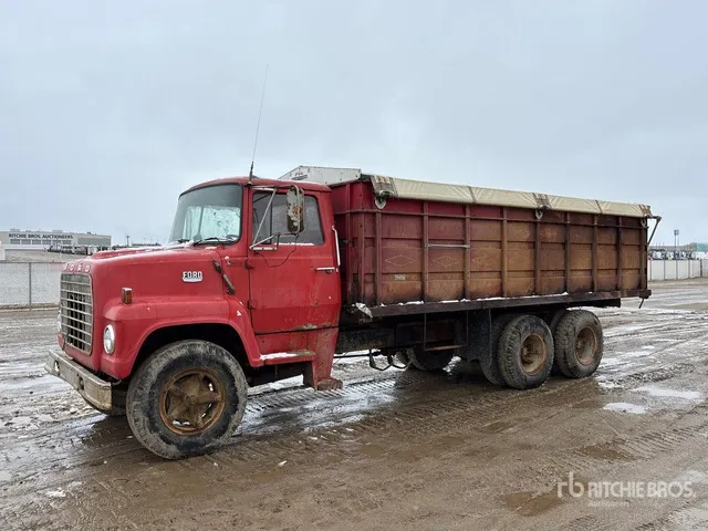 1977 Ford LN700 6x4 Grain Truck (Inoperable)