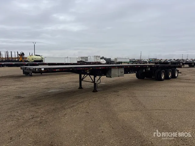 2015 Lode King 53 ft Tri/A Flatbed Trailer