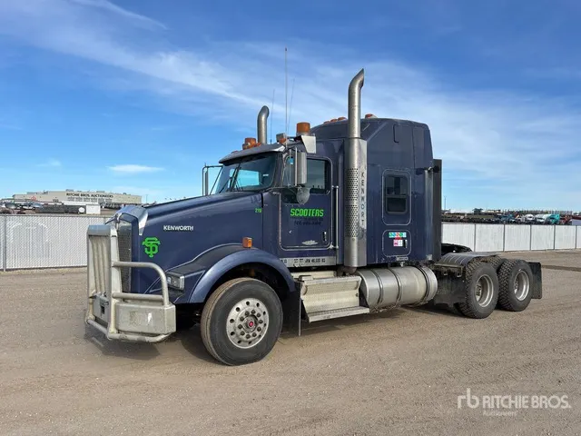 2013 Kenworth T800 6x4 T/A Sleeper Truck Tractor