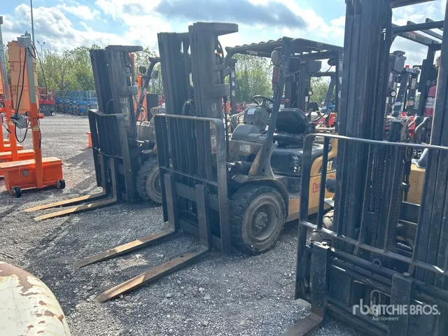 2007 Cat P6000 Pneumatic Tire Forklift