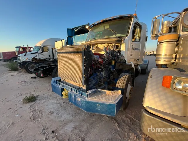 2019 Peterbilt 567 6x4 T/A Sleeper Truck Tractor