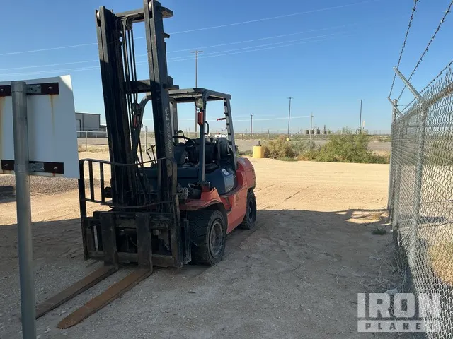 2006 Toyota 7FGU35 7300 lb Pneumatic Tire Forklift