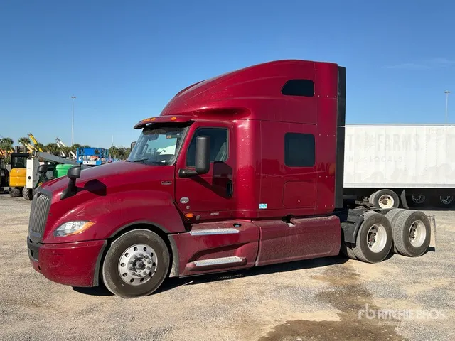 2021 International LT625 6x4 T/A Sleeper Truck Tractor