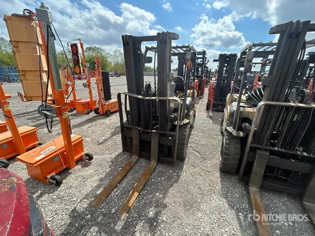 2007 Cat P6000-LPS Pneumatic Tire Forklift