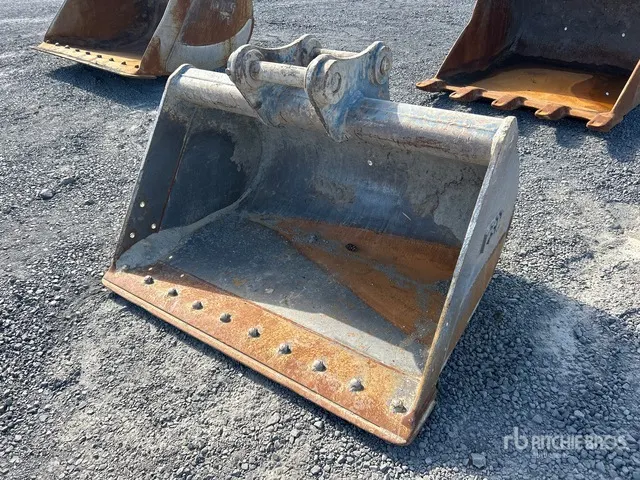 PSM 60 in 1.25 cyd Cleanup Excavator Bucket - Fits John Deere 130