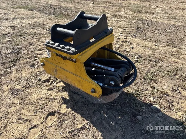 2022 Engcon 12 in Hydraulic Grapple