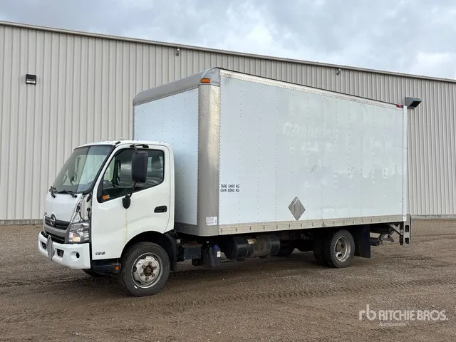2014 Hino 195 4x2 Van Truck