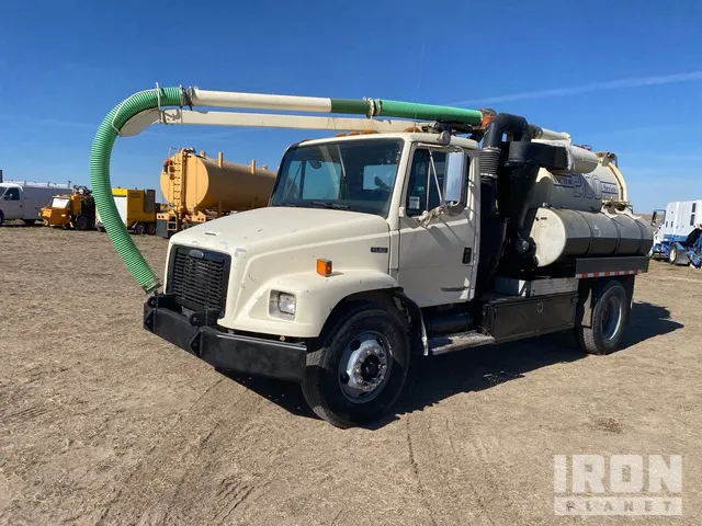 1999 Vactor 2100 on 2000 Freightliner FL60 4x2 Vacuum Excavator Truck