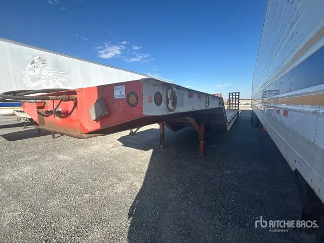 2002 Load King 47 ft Tri/A Step Deck Trailer
