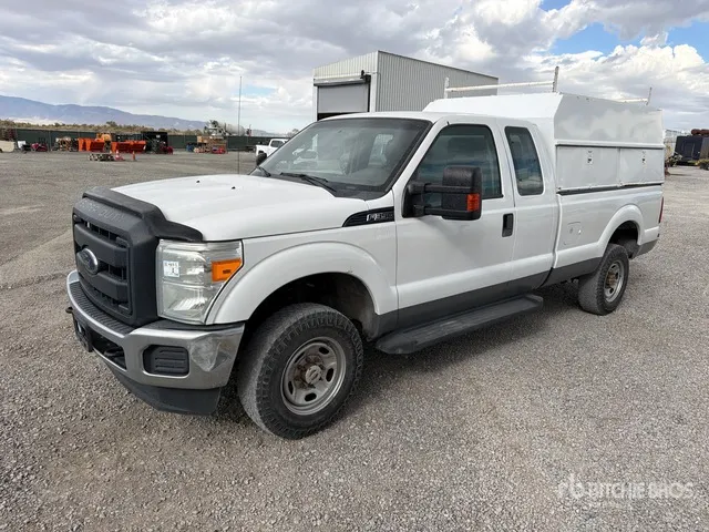 2016 Ford F-350 4x4 Extended Cab Pickup
