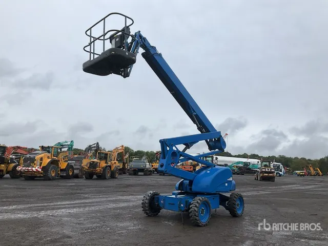 2015 Nifty HR21 4WD Hybrid Articulating Boom Lift