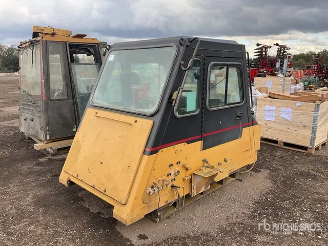 2011 Caterpillar 775D Cab