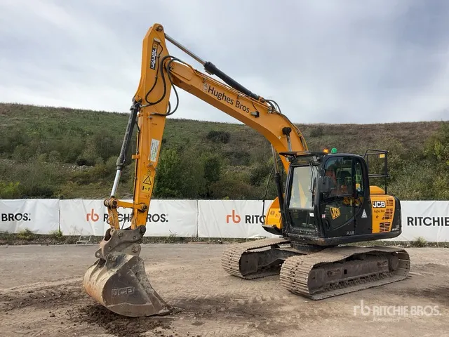 2018 JCB JS131LC Tracked Excavator