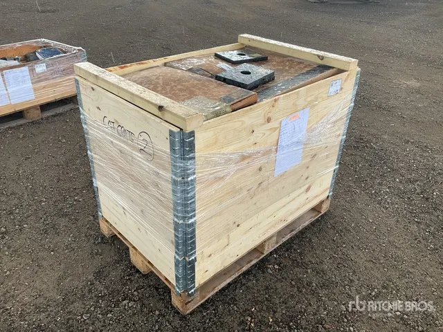 Quantity of Pallet of Misc Parts