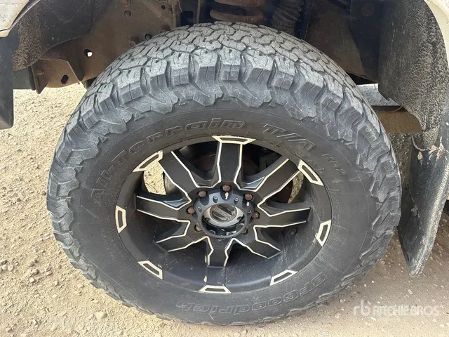 2011 Ford F-350 Lariat 4x4 Crew Cab Pickup