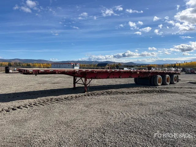 2006 Lode King 53 ft Tri/A Flatbed Trailer
