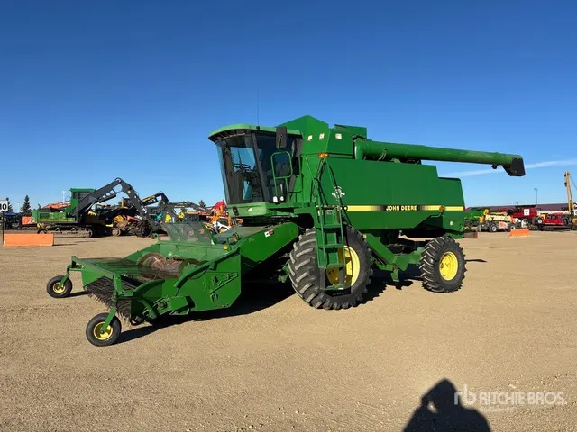1997 John Deere 9600 Maximizer Combine Harvester