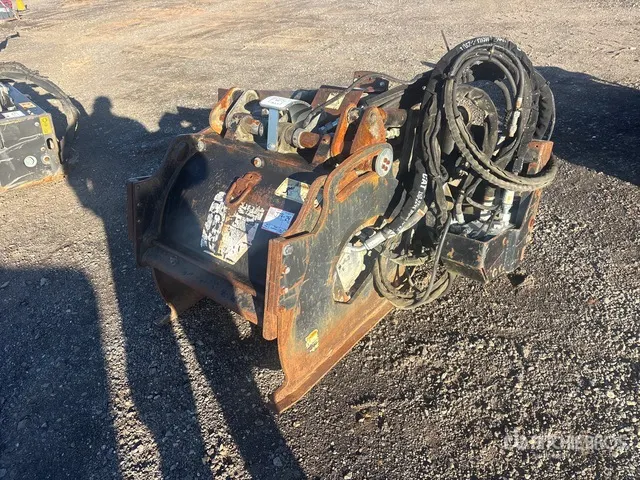 2010 Cat Pc206 25 in Skid Steer Planer