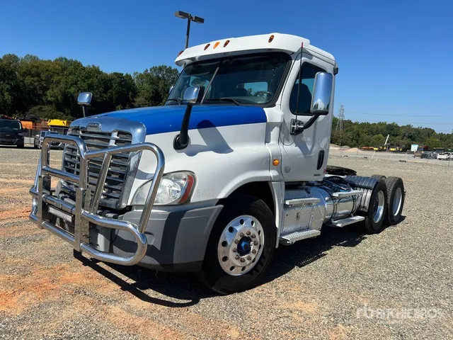 2012 Freightliner Cascadia 125 6x4 T/A Day Cab Truck Tractor