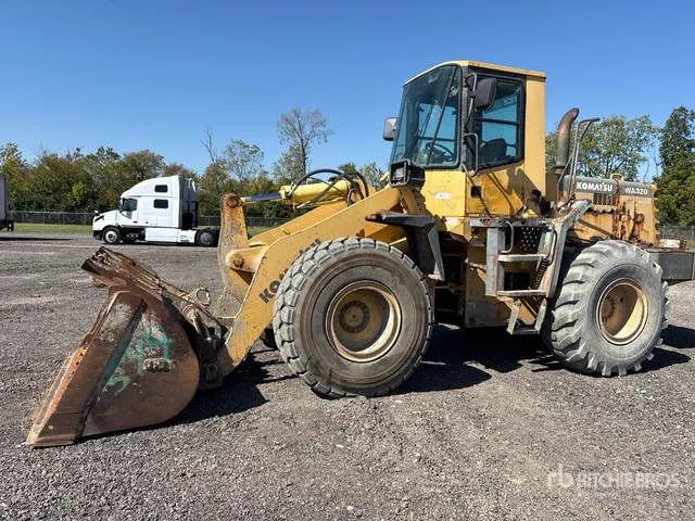 2000 Komatsu WA320-3 Wheel Loader