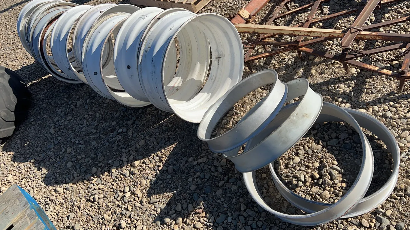 8 - 24.5 Dayton Rims & Spacers