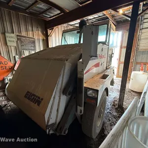 2002 Elgin Pelican street sweeper truck
