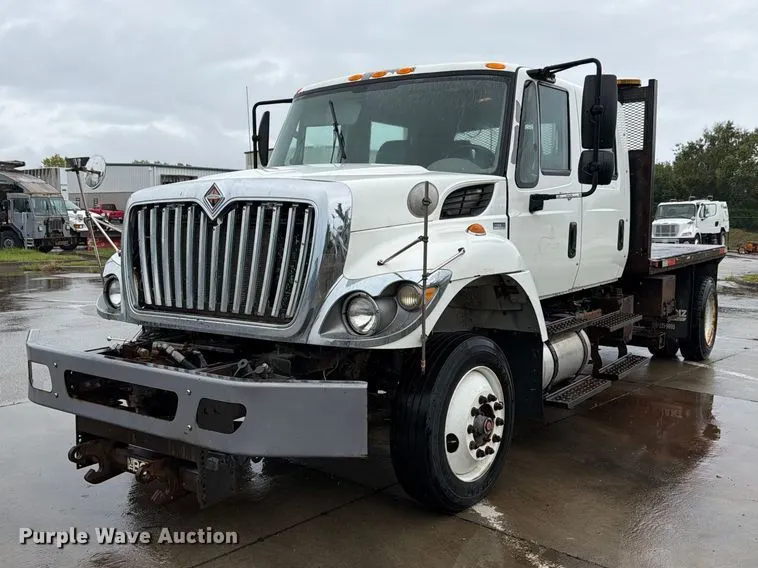 2012 International WorkStar 7300 Crew Cab flatbed truck