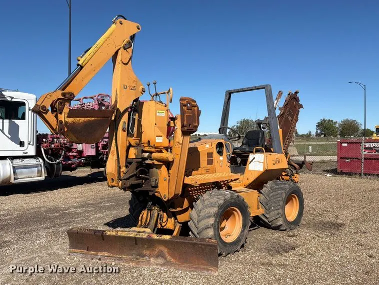 2000 Case 560 trencher