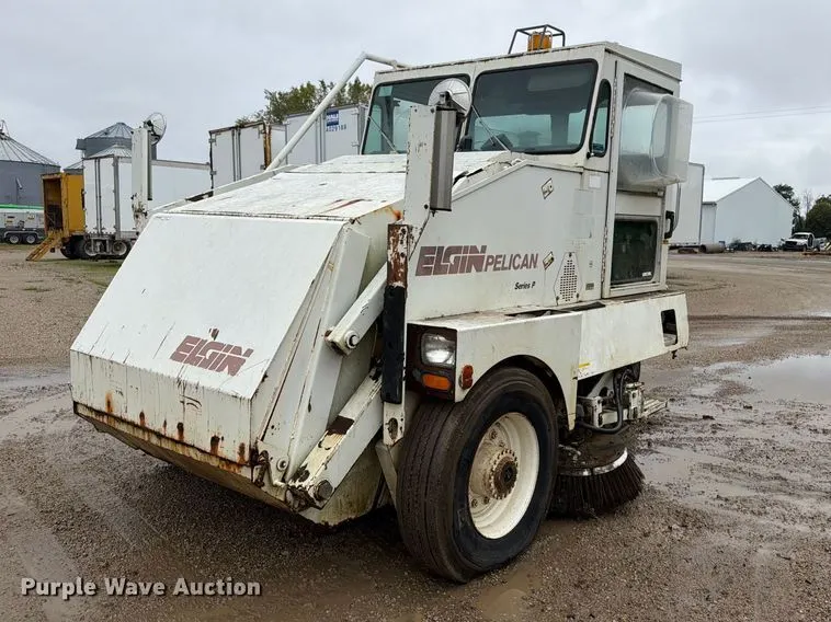1999 Elgin Pelican P series sweeper