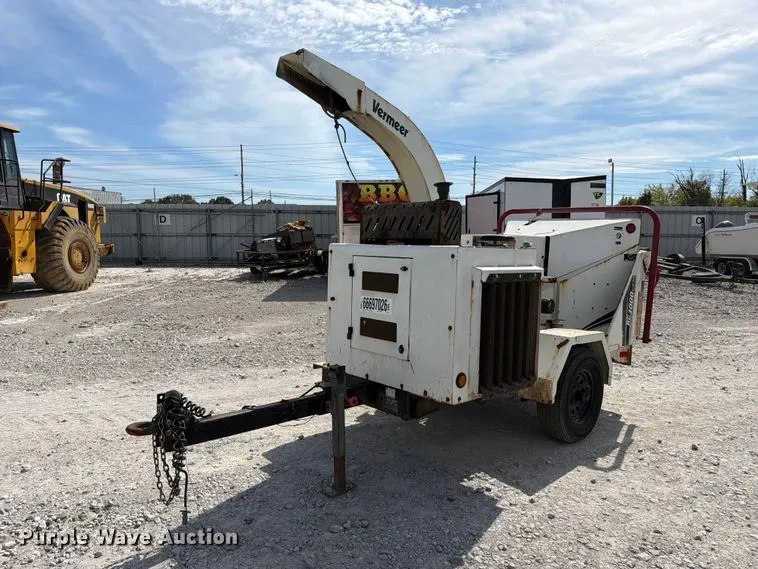 2017 Vermeer BC1000 wood chipper