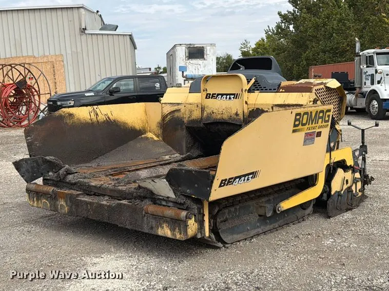Bomag BF4413 paver