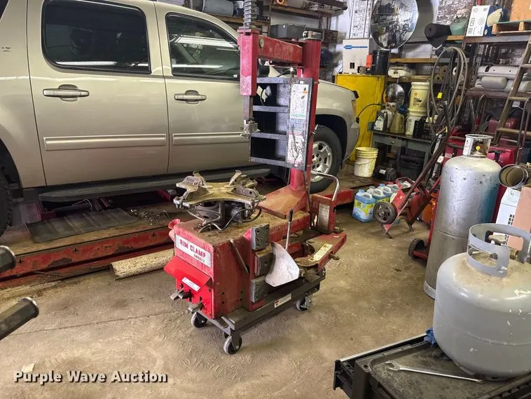 Coats Rim Clamp 5050AX tire changer