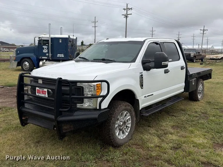 2017 Ford F250 Super Duty Crew Cab bale bed pickup truck